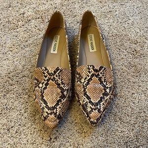 Steve Madden Snake Skin Pointed Flats